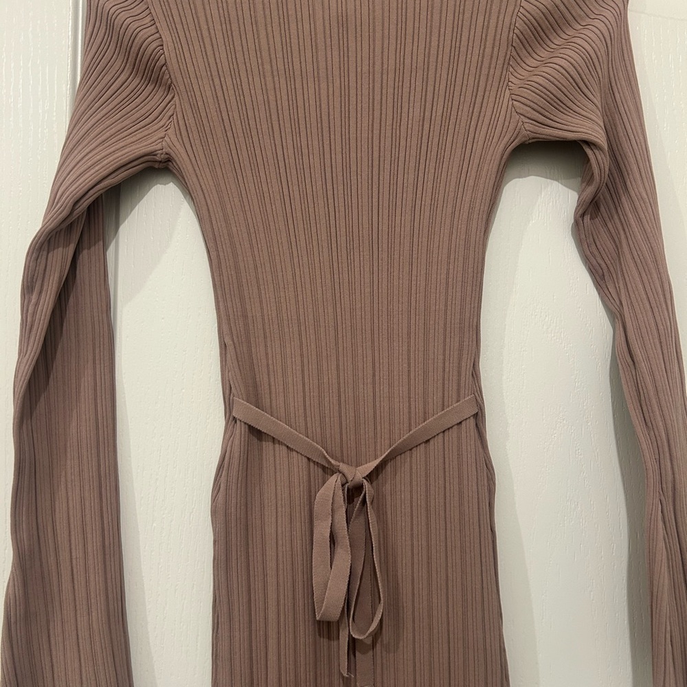 NWOT WAYF Size XS Alexi Beige Long Sleeve Ribbed Belted Midi Body-con Dress $99 - Picture 5 of 5